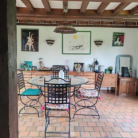 La Maison Bleue * Reux
